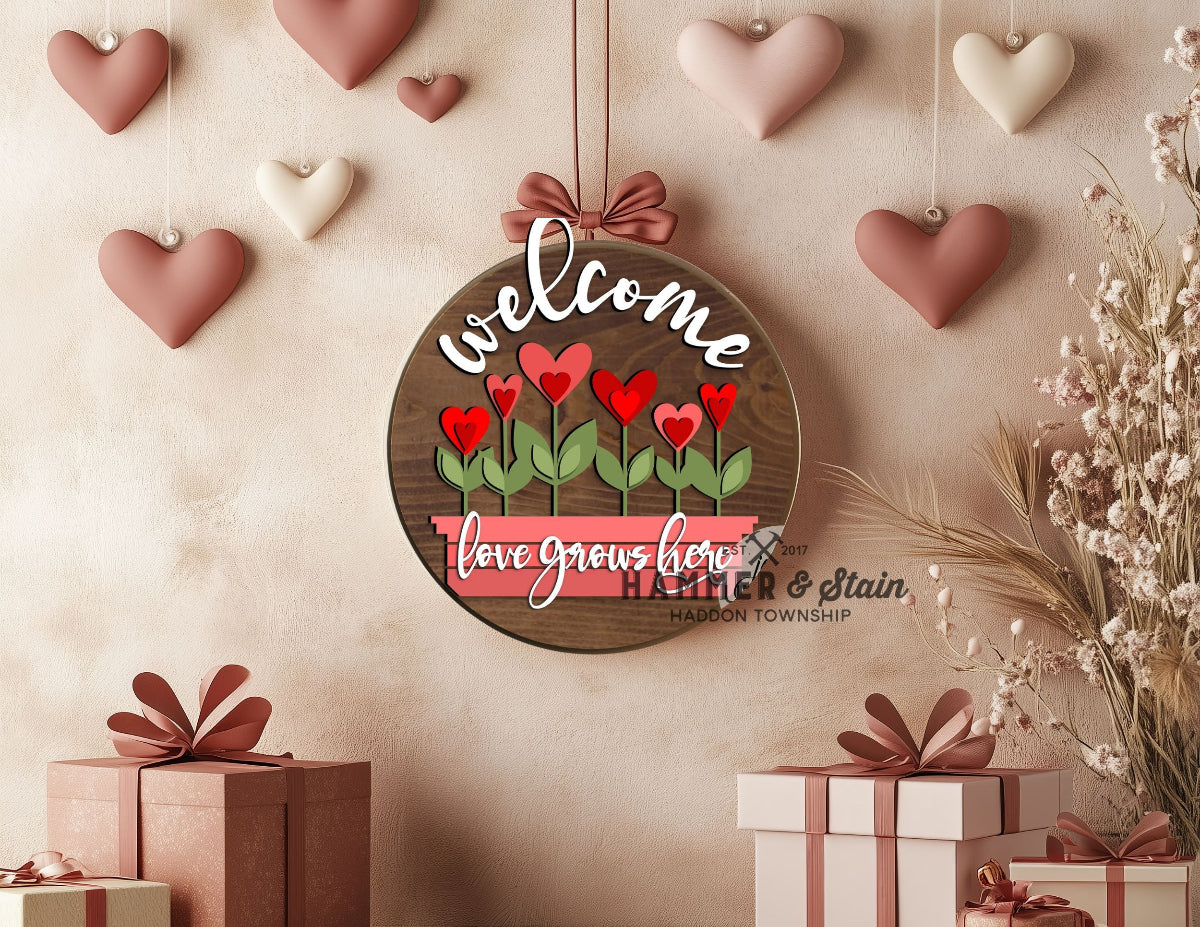 Love Grows here door round diy. 